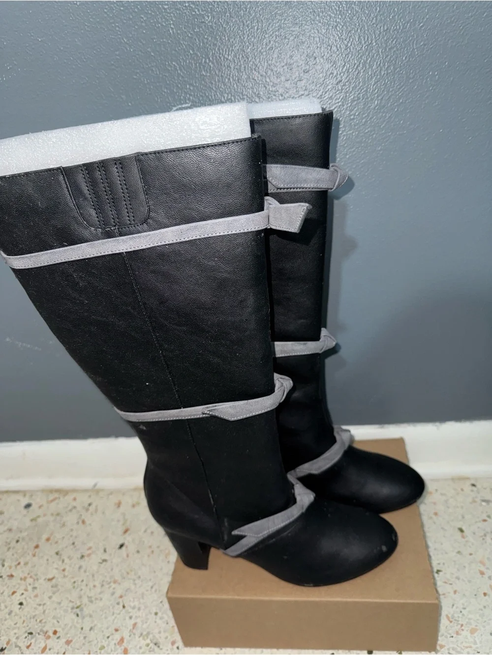 Black Knee-High Tie-Detail Women's Boots